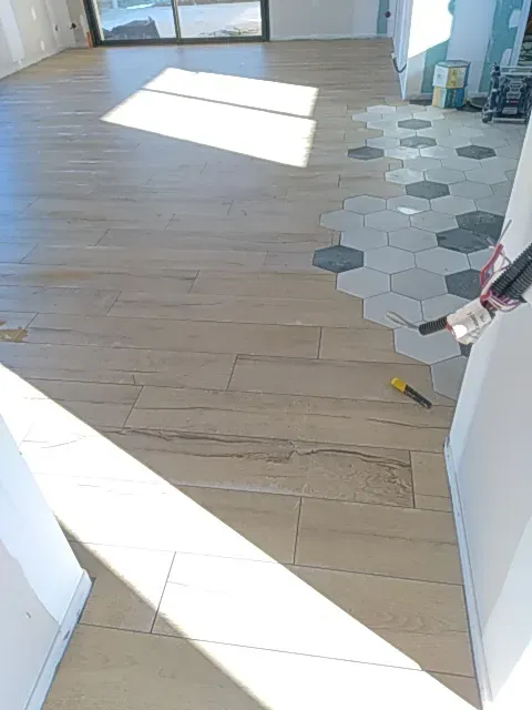Création d'un mur d'accent avec des carreaux (1)webp